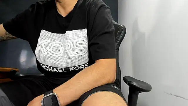 Snapshot of Bryan_Bronx chatting on 02-26-25, 10:31 Bryan Bronx online show from 02-26-25, 10:31