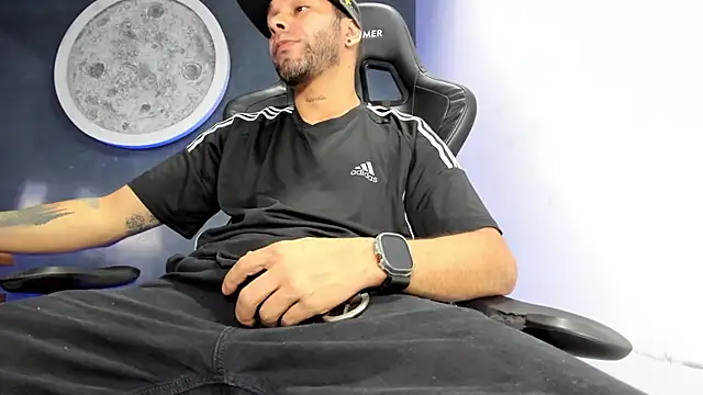 Snapshot of Bryan_Bronx chatting on 02-27-25, 10:31 Bryan Bronx online show from 02-27-25, 10:31