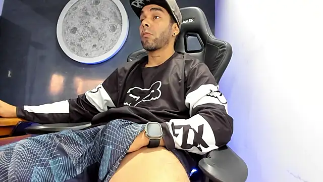 Snapshot of Bryan_Bronx chatting on 03-12-25, 11:22 Bryan Bronx online show from 03-12-25, 11:22