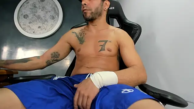 Snapshot of Bryan_Bronx chatting on 03-14-25, 10:05 Bryan Bronx online show from 03-14-25, 10:05