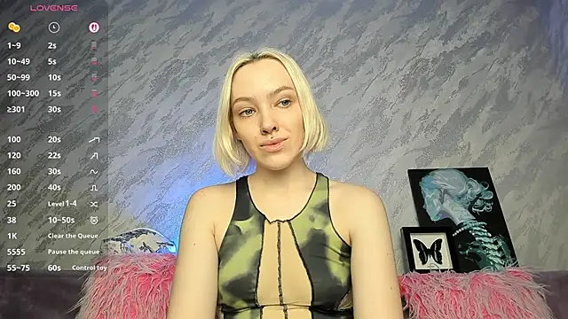 Snapshot of cheryl_mason chatting on 12-17-25, 11:44 cheryl mason online show from 12-17-25, 11:44