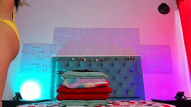 thamara26 online show from 02-18-25, 03:21