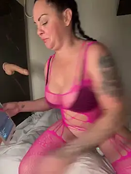 Snapshot of IvyWylde chatting on 12-18-24, 10:46 IvyWylde online show from 12-18-24, 10:46