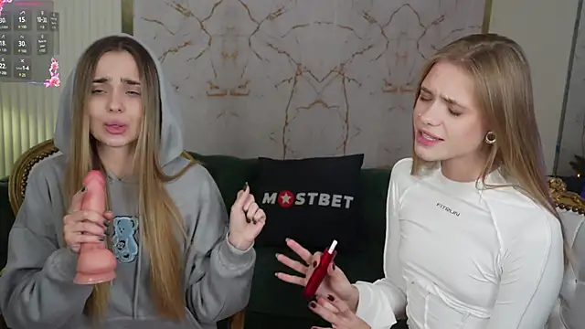 Snapshot of Lana_Pulse chatting on 12-06-24, 02:46 Lana Pulse online show from 12-06-24, 02:46