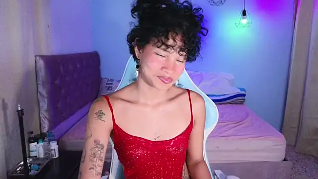 Snapshot of Peggy_Funn chatting on 03-18-25, 12:16 Peggy Funn online show from 03-18-25, 12:16