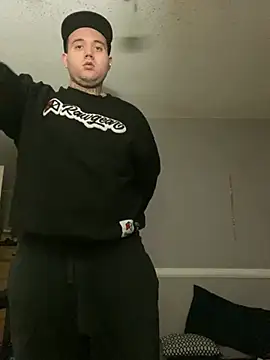 Snapshot of 817raul chatting on 12-15-24, 08:52 817raul online show from 12-15-24, 08:52