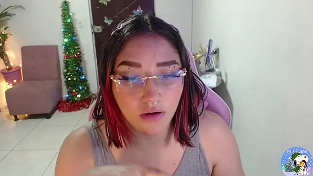 Snapshot of littleangel1_m chatting on 01-07-25, 02:20 littleangel1 m online show from 01-07-25, 02:20