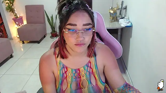 Snapshot of littleangel1_m chatting on 01-21-25, 11:45 littleangel1 m online show from 01-21-25, 11:45