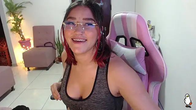 Snapshot of littleangel1_m chatting on 02-08-25, 01:11 littleangel1 m online show from 02-08-25, 01:11