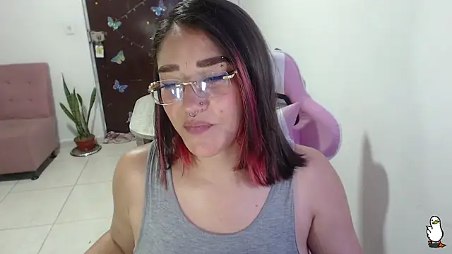 Snapshot of littleangel1_m chatting on 02-21-25, 01:11 littleangel1 m online show from 02-21-25, 01:11