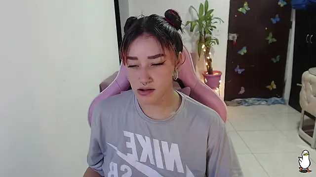 Snapshot of littleangel1_m chatting on 09-27-25, 10:26 littleangel1 m online show from 09-27-25, 10:26