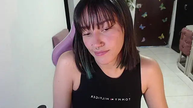 Snapshot of littleangel1_m chatting on 05-04-26, 11:45 littleangel1 m online show from 05-04-26, 11:45