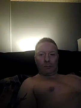 Snapshot of walker1979 chatting on 10-31-25, 08:43 walker1979 online show from 10-31-25, 08:43