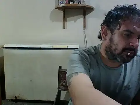 Snapshot of Rodrigo_happy chatting on 09-14-25, 04:44 Rodrigo happy online show from 09-14-25, 04:44