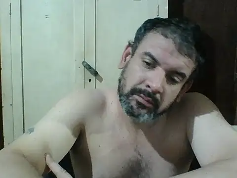 Snapshot of Rodrigo_happy chatting on 10-15-25, 02:01 Rodrigo happy online show from 10-15-25, 02:01