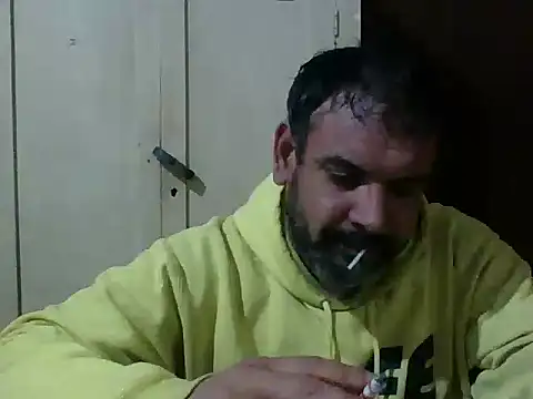 Snapshot of Rodrigo_happy chatting on 10-20-25, 02:56 Rodrigo happy online show from 10-20-25, 02:56