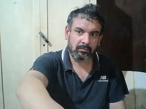 Snapshot of Rodrigo_happy chatting on 10-23-25, 01:49 Rodrigo happy online show from 10-23-25, 01:49