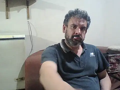 Snapshot of Rodrigo_happy chatting on 10-25-25, 03:58 Rodrigo happy online show from 10-25-25, 03:58