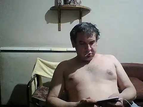Snapshot of Rodrigo_happy chatting on 12-14-25, 08:57 Rodrigo happy online show from 12-14-25, 08:57