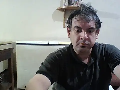 Snapshot of Rodrigo_happy chatting on 12-17-25, 02:06 Rodrigo happy online show from 12-17-25, 02:06