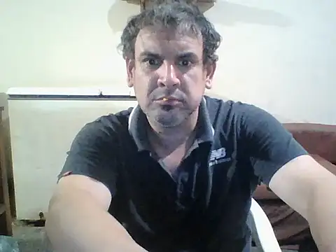 Snapshot of Rodrigo_happy chatting on 12-19-25, 02:07 Rodrigo happy online show from 12-19-25, 02:07