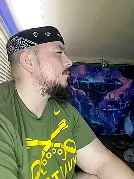 Snapshot of Spunonymous chatting on 01-26-25, 04:41 Spunonymous online show from 01-26-25, 04:41