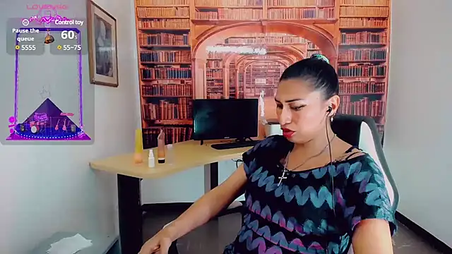 Snapshot of khiara_moretti chatting on 12-17-24, 10:32 khiara moretti online show from 12-17-24, 10:32