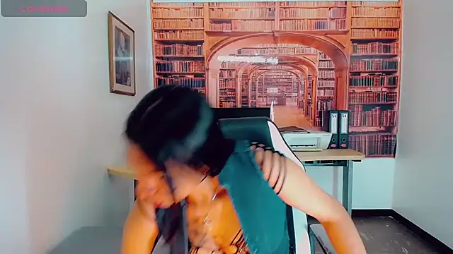 Snapshot of khiara_moretti chatting on 01-04-25, 07:34 khiara moretti online show from 01-04-25, 07:34