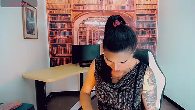 Snapshot of khiara_moretti chatting on 03-03-25, 07:49 khiara moretti online show from 03-03-25, 07:49