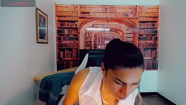 Snapshot of khiara_moretti chatting on 03-04-25, 07:54 khiara moretti online show from 03-04-25, 07:54