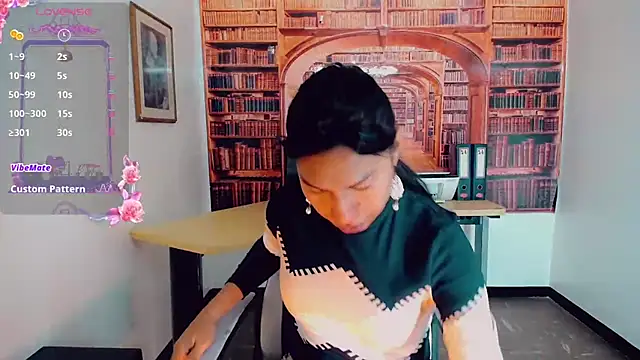 Snapshot of khiara_moretti chatting on 03-14-25, 07:55 khiara moretti online show from 03-14-25, 07:55