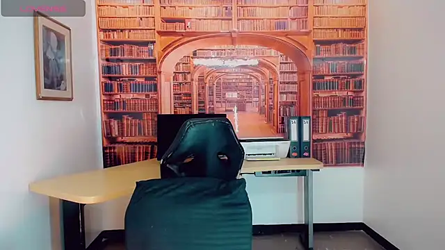 Snapshot of khiara_moretti chatting on 03-15-25, 07:38 khiara moretti online show from 03-15-25, 07:38