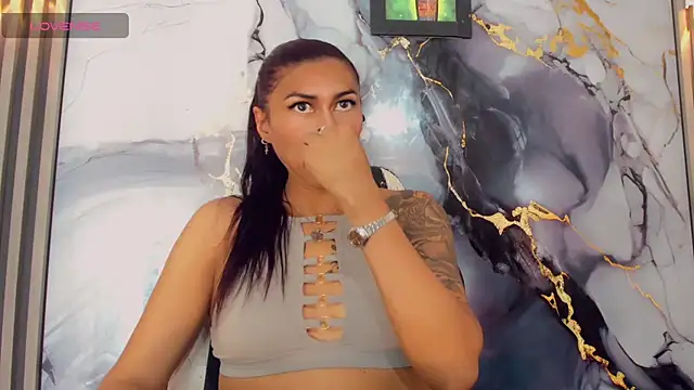 khiara moretti online show from 04-20-26, 11:46