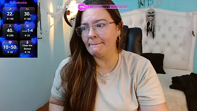 MsJossie online show from 10-28-25, 03:32