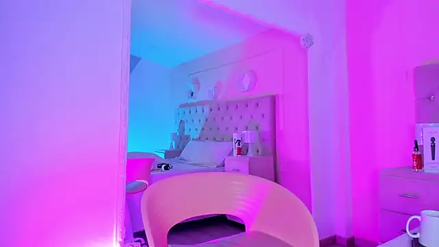 Agathaargent  online show from 12-10-24, 12:17