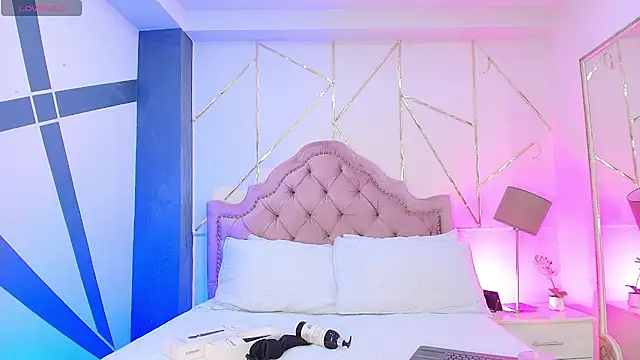 Agathaargent  online show from 01-18-25, 08:52