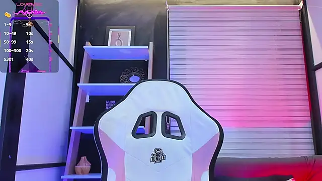 Agathaargent  online show from 02-25-25, 12:34