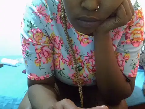 Snapshot of THUEBA17 chatting on 10-10-25, 09:41 THUEBA17 online show from 10-10-25, 09:41