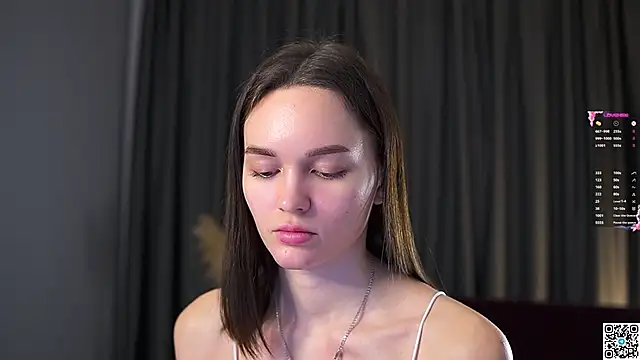 Snapshot of AnneKlint chatting on 01-15-25, 11:32 AnneKlint online show from 01-15-25, 11:32