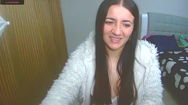 Snapshot of Dayanna_Smitt chatting on 02-14-25, 02:07 Dayanna Smitt online show from 02-14-25, 02:07