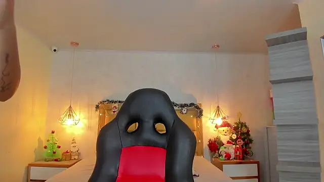 LARSONMIA online show from 12-20-25, 12:34