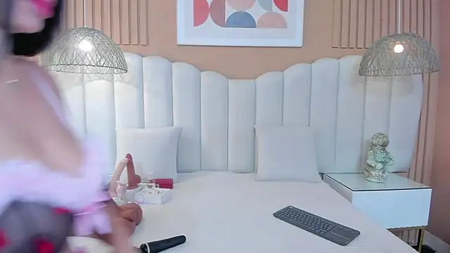 Sara Vanegas online show from 03-24-26, 11:37