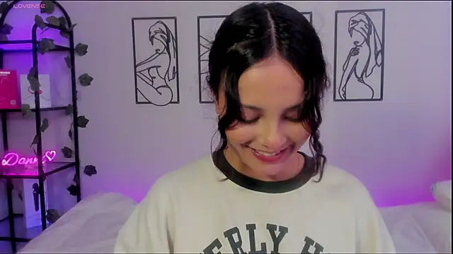 Megan Rodrigo online show from 02-03-25, 07:21