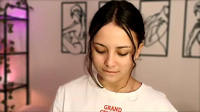 Megan Rodrigo online show from 10-07-25, 07:22