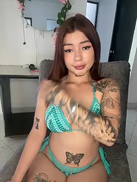 Snapshot of Roxanne_08 chatting on 01-17-25, 07:16 Roxanne 08 online show from 01-17-25, 07:16