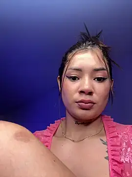 Snapshot of Roxanne_08 chatting on 03-04-25, 09:29 Roxanne 08 online show from 03-04-25, 09:29