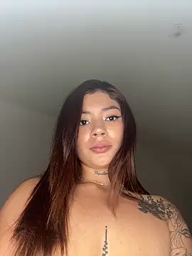 Snapshot of Roxanne_08 chatting on 03-11-25, 09:45 Roxanne 08 online show from 03-11-25, 09:45