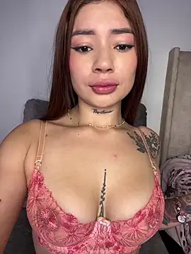 Snapshot of Roxanne_08 chatting on 03-12-25, 07:13 Roxanne 08 online show from 03-12-25, 07:13