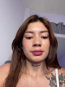 Snapshot of Roxanne_08 chatting on 03-14-25, 06:32 Roxanne 08 online show from 03-14-25, 06:32