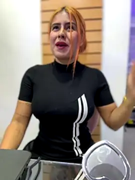 Snapshot of Amber_Martins_ chatting on 11-20-25, 10:53 Amber Martins online show from 11-20-25, 10:53